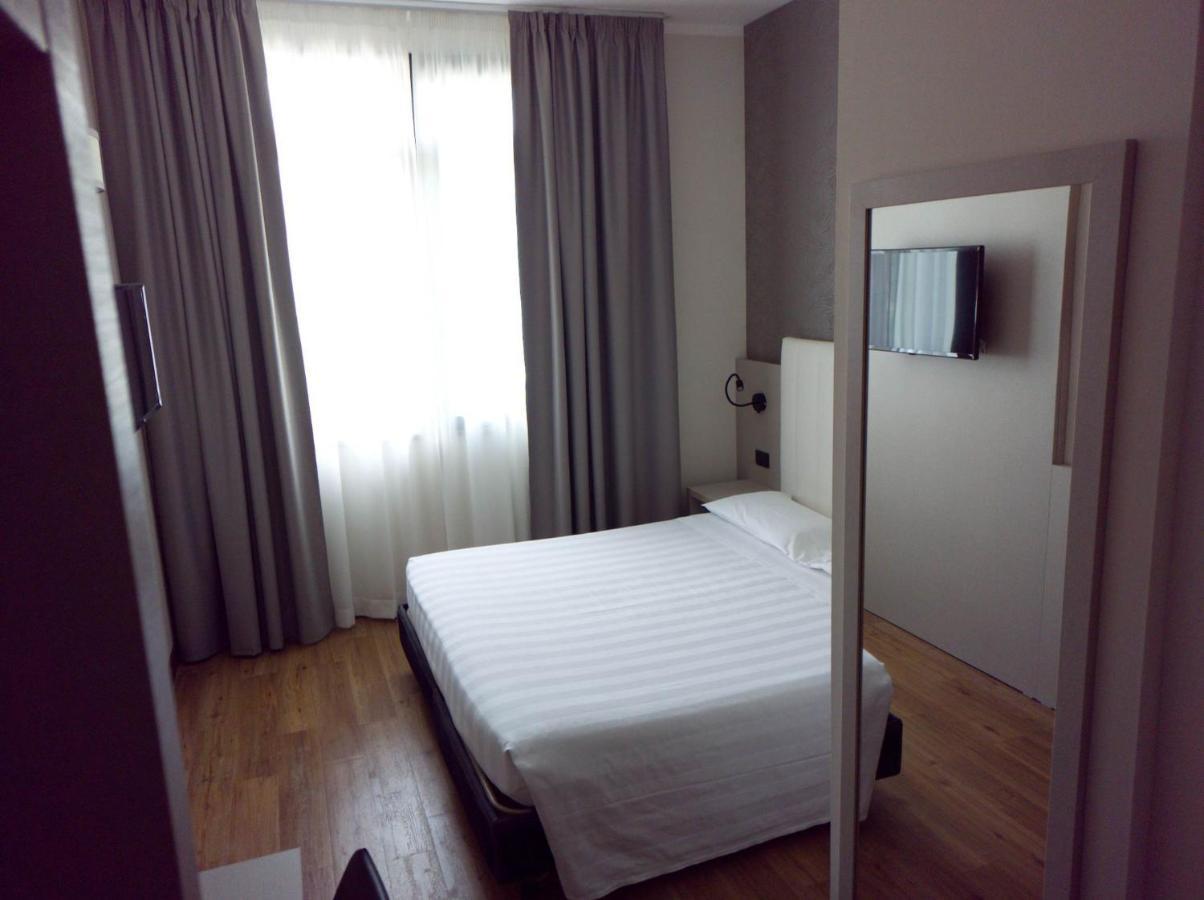 Parc Hotel Поппи Экстерьер фото