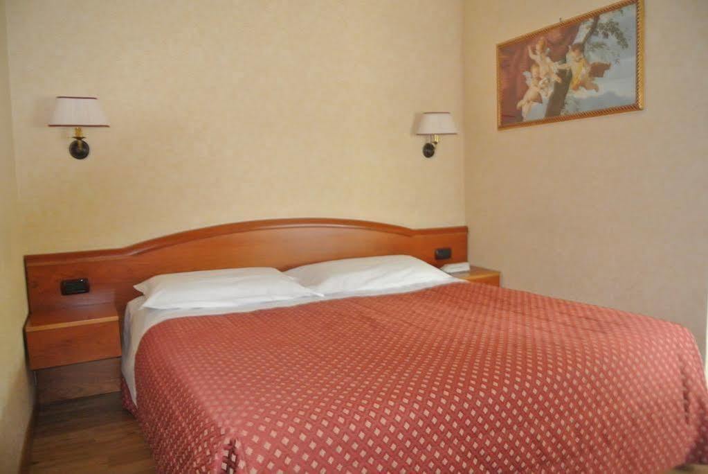 Parc Hotel Поппи Экстерьер фото